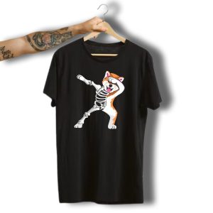 Akita Dog Skeleton Dabbing Halloween T-Shirt