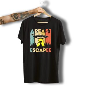 Area 51 Escapee Ufo Alien Vintage Halloween Costume T-Shirt