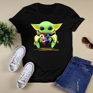 Baby Yoda Holding Oklahoma Sooners And Dallas Cowboys Heart T-Shirt