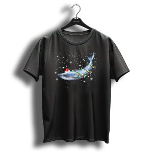 Blue Whale Santa Hat Wrapped With Christmas Lights In Snowy Night T Shirt