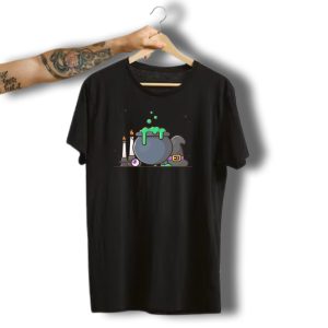 Cauldron Witch Hat Bubbling Green Brew Candles Eyeball Halloween T-Shirt
