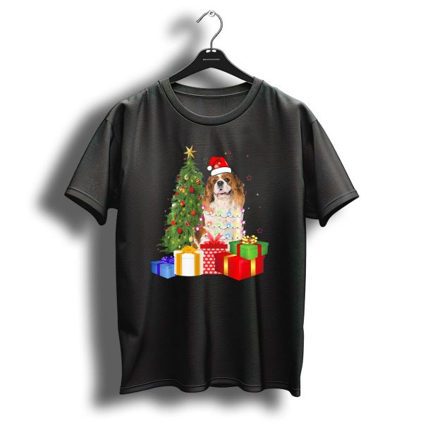 Cavalier King Charles Spaniel In Santa Hat With Christmas Tree And Gifts T Shirt 1 t shirt 1