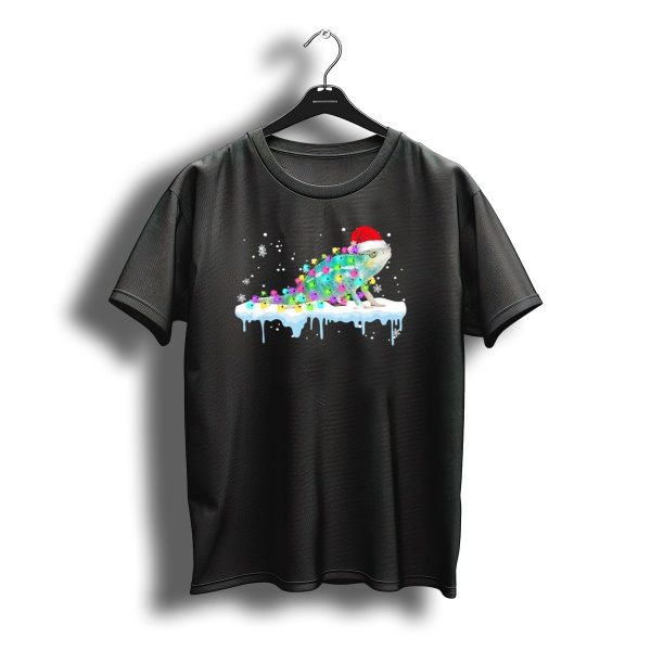 Chameleon Wrapped In Christmas Lights Wearing Santa Hat On Snow With Snowflakes T Shirt t shirt 1