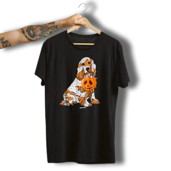 Cocker Spaniel Wrapped As Mummy With Halloween Pumpkin Basket T Shirt t shirt 1