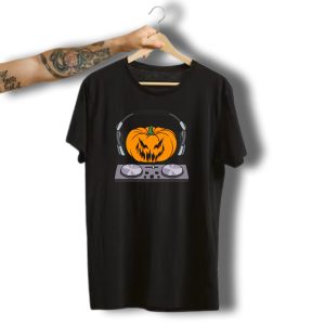 Creepy Halloween Dj Pumpkin With Headphones And Turntable T-Shirt