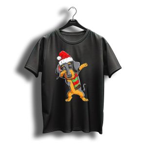 Dabbing Dachshund Santa With Christmas Hat And Scarf T-Shirt