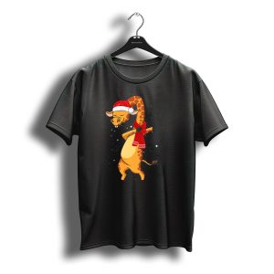 Dabbing Giraffe Santa Christmas Dancing With Red Scarf T-Shirt