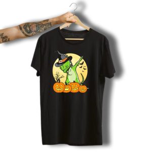 Dabbing Iguana Witch Hat Halloween Pumpkins Bats Dance Funny Pet T-Shirt
