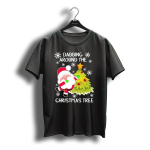 Dabbing Santa Claus Around The Christmas Tree With Snowflakes T-Shirt