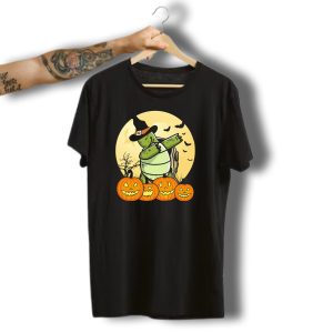 Dabbing Tortoise Halloween Witch Hat Pumpkins Funny Pet Dance T-Shirt