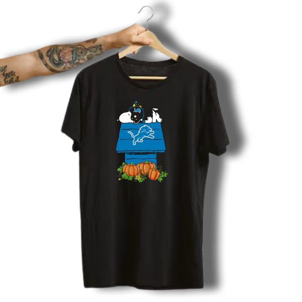 Detroit Lions Snoopy Pumpkin Halloween Peanuts Football Charlie Brown Doghouse T Shirt t shirt 1