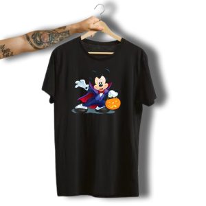 Disney Halloween Mickey Mouse Vampire Holding Pumpkin 90S T-Shirt