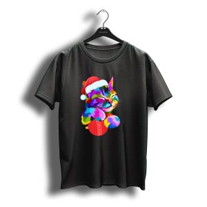 Festive Colorful Cat With Santa Hat Hugging Christmas Ornamentáê T-Shirt