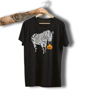 Funny Halloween Zebra Holding Scary Pumpkin T-Shirt