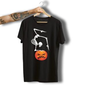 Funny Namaste Skeleton Yoga Pose With Skull On Halloween Pumpkin T-Shirt