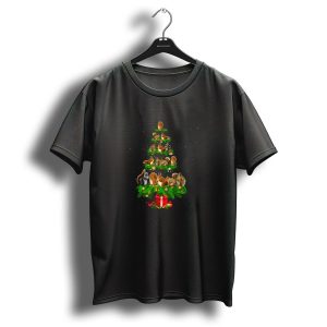 Funny Squirrel Christmas Tree Squirrel Lover Animal Holiday Scene T-Shirt