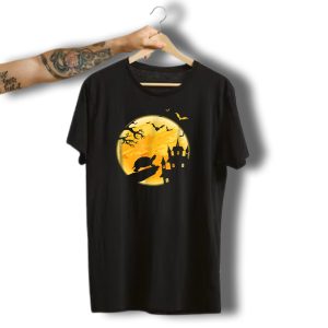 Funny Turtle Moon Halloween Scene With Bats And Spooky Castle T-Shirt