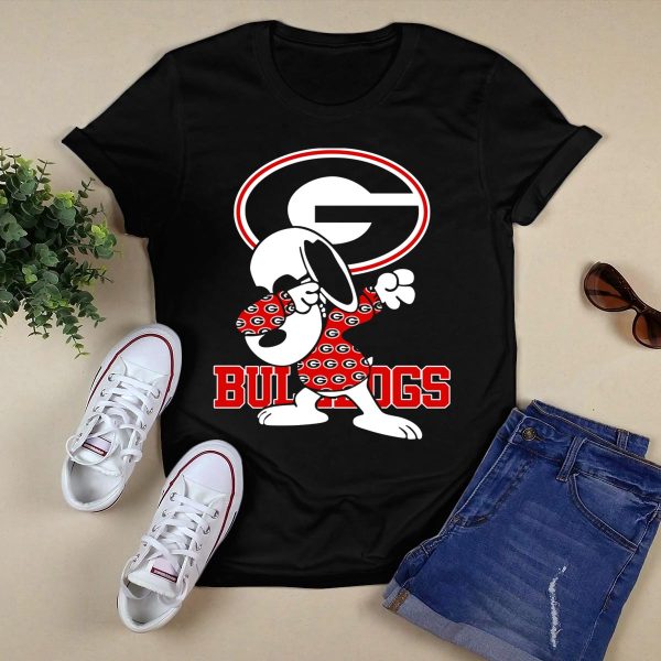 Georgia Bulldogs Snoopy Dabbing University of Georgia T Shirt 1