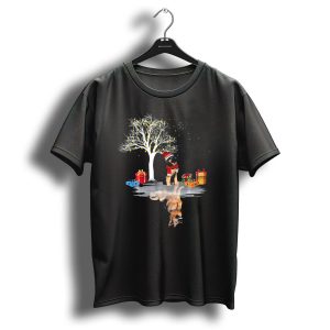 German Shepherd Dog Reflection With Christmas Tree And Gifts T-Shirt