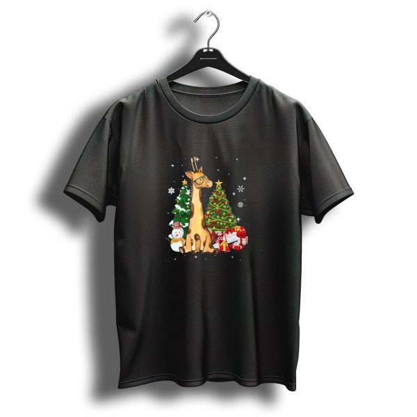 Giraffe Near Christmas Tree With Gifts And Snowman For Funny Giraffe Lover T Shirt 1 t shirt 1