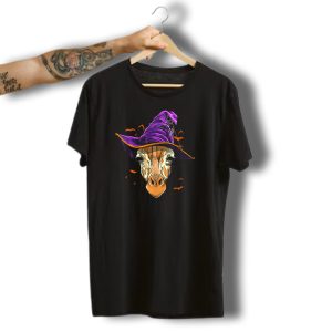Giraffe Witch Hat Halloween Giraffe With Bats T-Shirt