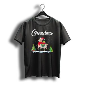 Grandma Llama Christmas Festive Santa Hat Gift Presents Snow Holiday Trees T-Shirt