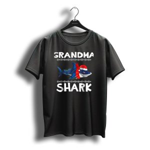 Grandma Shark Christmas Santa Hat Festive Family T-Shirt