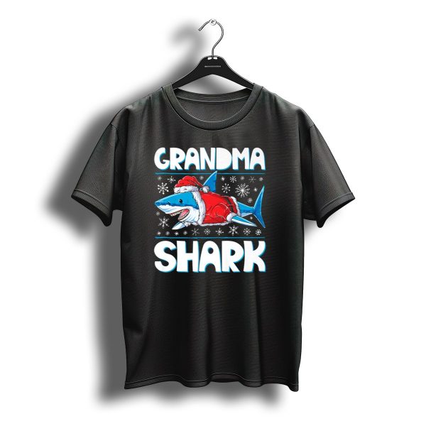 Grandma Shark Santa Christmas Matching Family Snowflakes T Shirt t shirt 1