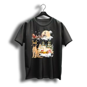 Great Dane And Santa'S Sleigh In Festive Christmas Scene T-Shirt