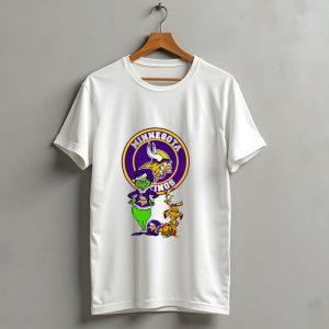 Grinch And Max Minnesota Vikings Christmas Fan Collaboration T-Shirt