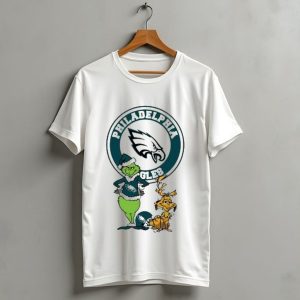 Grinch And Max Philadelphia Eagles Merry Christmas T-Shirt