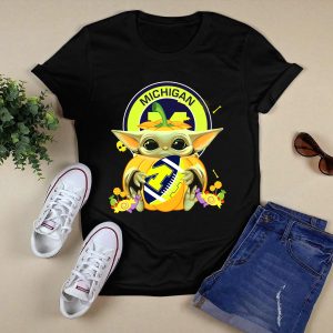 Halloween Pumpkin Baby Yoda Hug Michigan Wolverines Football T-Shirt