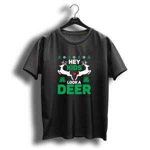 Hey Kids Look A Deer Christmas Reindeer Design With Snowflakes And Trees T Shirt