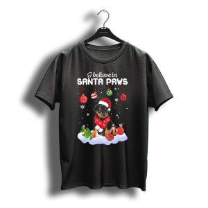 I Believe In Santa Paws Miniature Pinscher Christmas Puppy In Red Hat T-Shirt