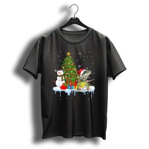 Iguana In Santa Hat With Christmas Tree Lights And Snowman In Snow T Shirt