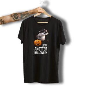 Just Anotter Halloween Funny Otter With Pumpkin T-Shirt