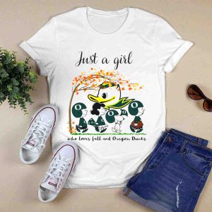 Just A Girl Who Loves Fall And Oregon Ducks Peanuts Cartoon T-Shirt