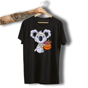 Koala Mummy Holding Jack O Lantern Pumpkin With Halloween Candy T-Shirt
