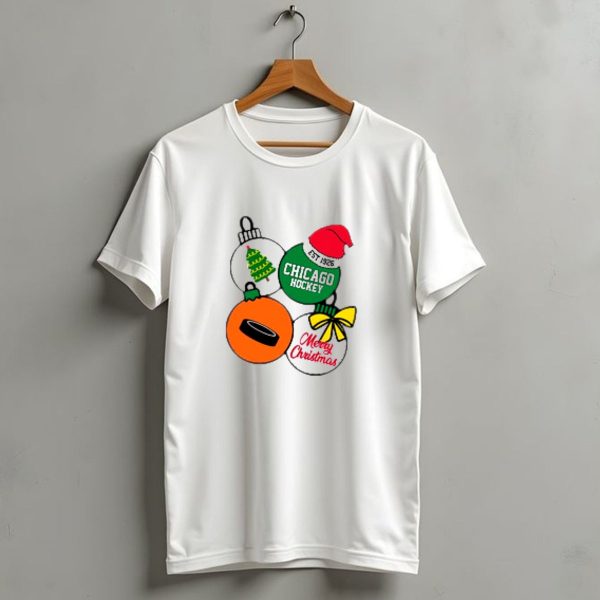 Merry Christmas Chicago Hockey Est 1926 Santa Hat Ornaments Hockey Puck Holiday T Shirt 1 t shirt 1