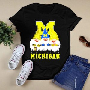 Michigan Wolverines Gnomes Merry Christmas T-Shirt