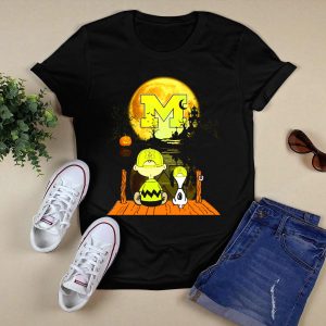 Michigan Wolverines Halloween Moon Charlie Snoopy Pumpkin Moonlit Shadows T-Shirt