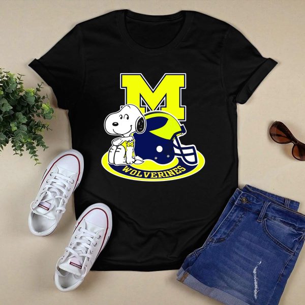 Michigan Wolverines Snoopy M Helmet T Shirt Black 1