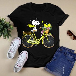 Michigan Wolverines Snoopy On Yellow Bicycle With Flowers T-Shirt