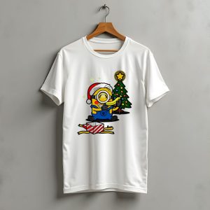 Minion Santa Hat With Banana Christmas Tree And Gift Box T-Shirt