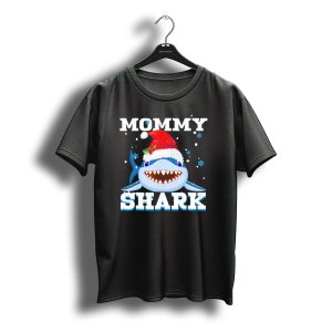 Mommy Shark Santa Hat Christmas Snowflakes T-Shirt