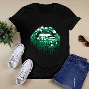Notre Dame Fighting Irish Nd Lips With Shamrocks And Sparkles T-Shirt