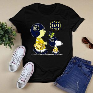 Notre Dame Fighting Irish Peanuts Characters Football Fan Scene T-Shirt