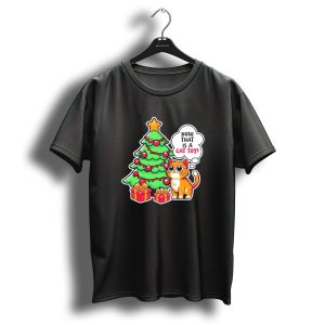 Now That Is A Cat Toy A Cute Orange Cat With Wide Eyes Next To Decorated Christmas Tree T-Shirt