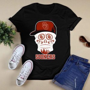 Oklahoma Sooners Skull Ou Hat T-Shirt