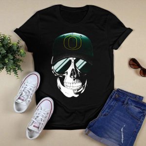 Oregon Ducks Skull With Green Hat And Reflective Glasses T-Shirt